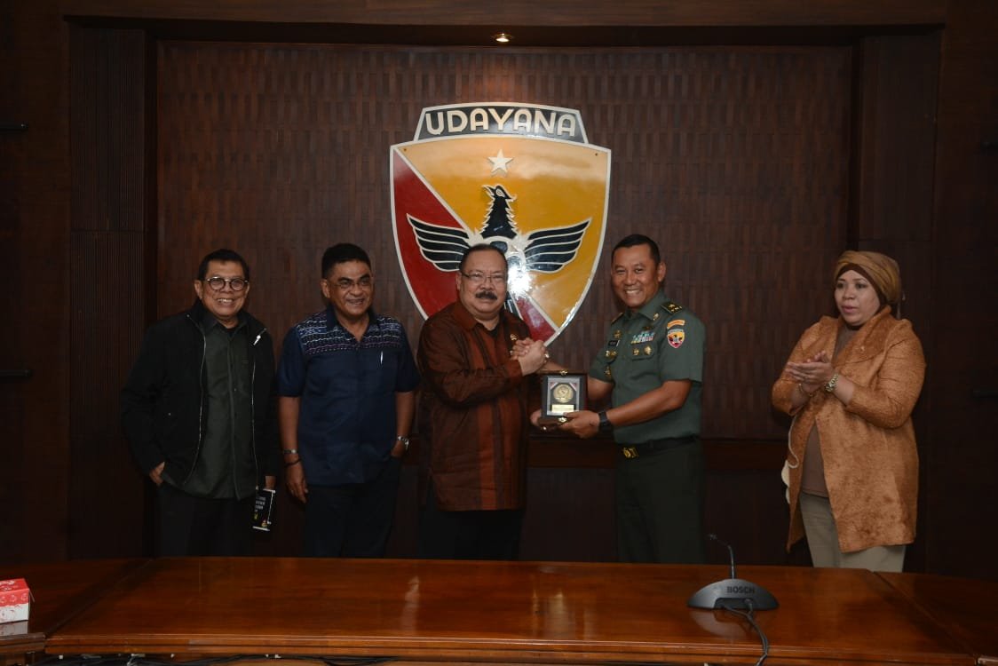 Komisi I DPR RI Kunjungi Makodam IX/Udayana