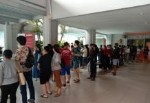 Ratusan Calon Penumpang Antri Rapid Test Anti Gen  di Ngurah Rai