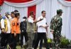 Presiden Serahkan Dana Stimulan Bagi Warga Terdampak Gempabumi M 5.6 Cianjur