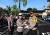 Kapolres Badung Berikan Piagam Penghargaan Kepada Anggotanya