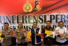 Tim Saber Pungli Amankan Pelaku Pungli Di Pelabuhan Gilimanuk