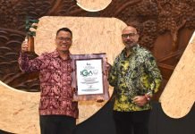 Program eSIM dan Edukasi Lingkungan Bebas Sampah, Smartfren Raih Indonesia Green Awards 2024