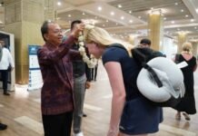 Terlalu Sering Dituding Bali Sepi Turis, Gubernur Koster Cek Langsung Situasi Kedatangan Wisman di Bandara Ngurah Rai, Ternyata Meningkat 600 Ribu Orang