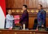 Gubernur Bali Dengarkan Pandangan Umum Fraksi-Fraksi DPRD Bali , Mayoritas Dukung Tambahan Penyertaan Modal ke BPD Bali