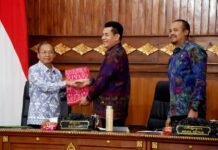 Gubernur Bali Dengarkan Pandangan Umum Fraksi-Fraksi DPRD Bali , Mayoritas Dukung Tambahan Penyertaan Modal ke BPD Bali