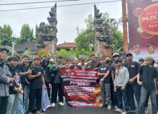 Tuntut Perkuat Sinergi Pemda dengan Pusat, Ratusan Pemuda Gelar Aksi Damai di Gedung DPRD Bali
