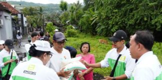 Putri Koster Ajak Warga Bali Bersih-bersih Lewat Gerakan Kulkul Tiap Bulan