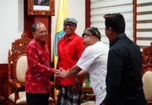 Sopir Bali Keluhkan Kuota hingga BPJS, Koster Minta Dipermudah dan Dipercepat