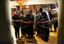 Buka Pameran “Tutur Ayu”, Putri Koster: Pariwisata Bali Harus Tetap Berakar pada Budaya