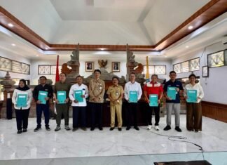 Dinilai Berkontribusi Melalui 500 Bibit Pohon Produktif, Pemprov Bali Beri Penghargaan Terhadap PT BTID Bali