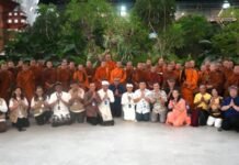 50 Bhikkhu Tiba di Bali, Disambut Khusus di Bandara Ngurah Rai