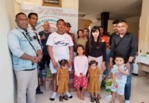 Dua Kembar Identik Berbagi Kasih dengan 26 Pejuang Kesembuhan di RSKPI Bali