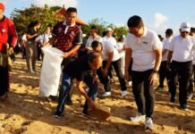 Hari Lingkungan Hidup Sedunia, Gubernur Koster Pimpin Korve Bersih Sampah di Pantai Samuh