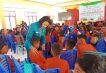 Bunda Literasi Kabupaten Nagekeo Ermelinda Moi Edukasi 700 Anak pada Jumpa SEKAMI Tingkat Kevikepan Mbay
