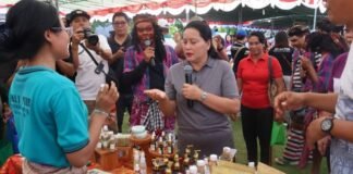 Seniasih Giri Prasta Ajak UMKM Bangkit Lewat ‘Berbelanja dan Berbagi’ di Buleleng
