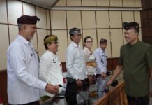Formasi KPID Bali Kembali Lengkap, Sekda Dewa Indra Lantik Anggota PAW