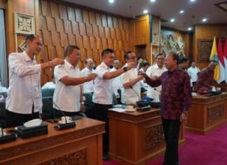 LP2B Bali Capai Target Nasional 87 Persen, Koster Pimpin Rapat dengan Bupati dan Walikota Seluruh Bali Komit Jaga Lahan Sawah Terlindungi