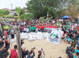 Peringati Hari Mangrove Sedunia 2026, FPM Bali Bersama Komunitas Peduli Lingkungan Bersihkan Sampah dan Tanam Mangrove
