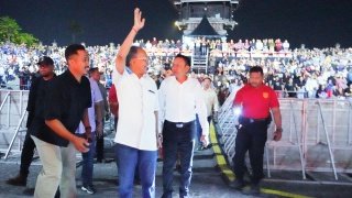 Ribuan Warga Antusias Rayakan Rahina Tumpek Krulut di Art Centre, Gubernur Koster Serahkan Tali Kasih kepada 30 Pelajar