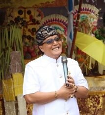 Diikuti 16 Sawa, Wagub Giri Prasta Hadiri Ngaben Massal Perdana Desa Adat Mengandang