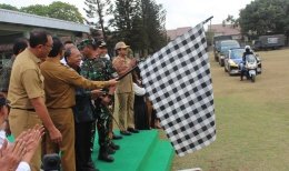 Gubernur Bali Lepas 9 Truk Bantuan Logistik untuk Korban Gempa Flores