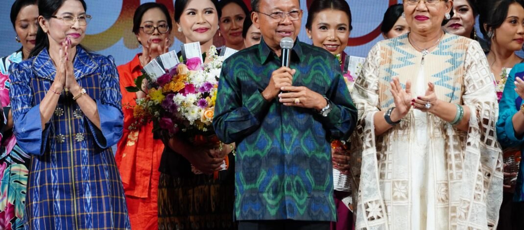 Dekranasda Bali Fashion Day “Wastra Hitakara” Libatkan ASN untuk Peduli Endek Bali, Gerakkan IKM Bali Bangkit
