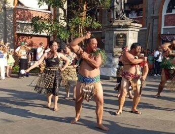 Meriah, Seniman Mancanegara Berbaur dengan Seniman Nusantara Pentas di NIFF Ubud Bali