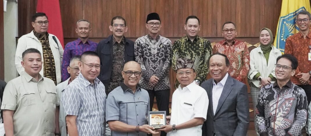 Gubernur Koster Terima Banggar DPR RI, Dorong Dukungan APBN untuk Infrastruktur Strategis Bali