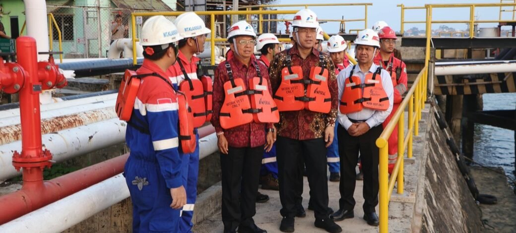 Percepat Distribusi BBM, Gubernur Koster Terapkan WFH Tiga Hari, Dorong Operasional Depo dan SPBU 24 Jam