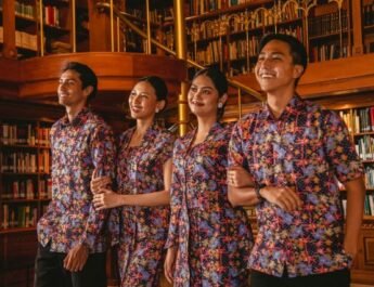 Sambut Hari Batik Nasional, JNE Dukung MANDALAS dan Yayasan Habibie & Ainun Hadirkan Koleksi “Menemani”